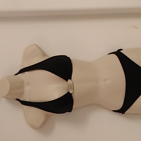 Calvin Klein Bikini Top with Black, low-rise, full Bottom - Picture 3 of 5